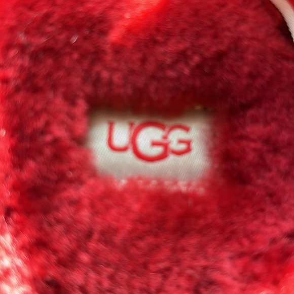 Brand new Ugg Yeah Fluff Slides - Picture 5 of 6